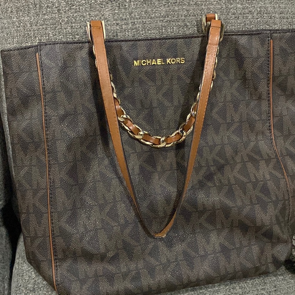 Michael kors purse